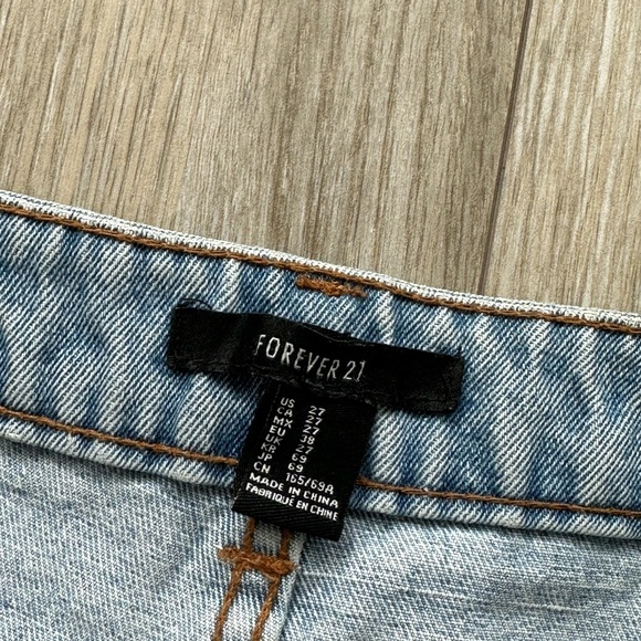 Ripped Straight Leg Jeans - Picture 2 of 3